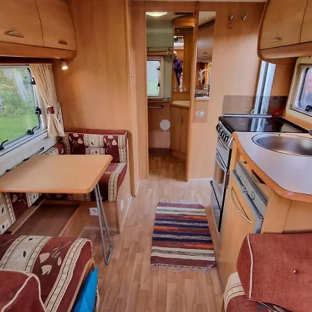 אתר קמפינג Caravane En Pleine Nature *