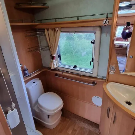 אתר קמפינג Caravane En Pleine Nature